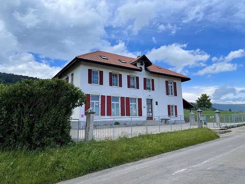 Le Collège d’Enges